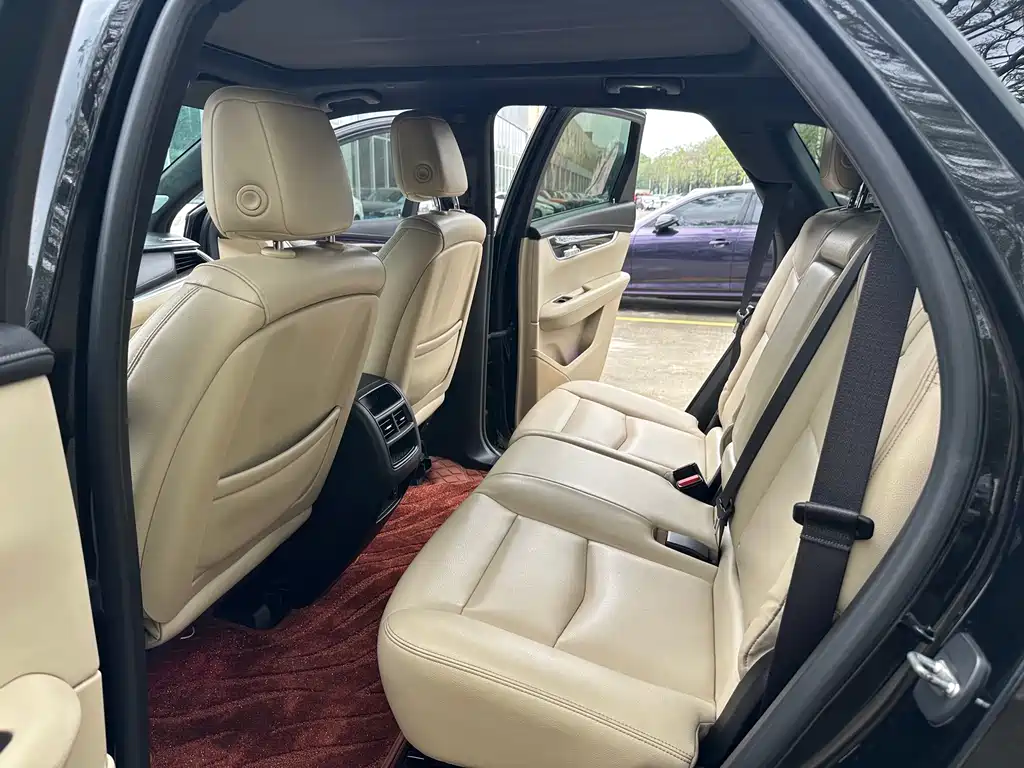 Cadillac XT5 2016 — фото 10