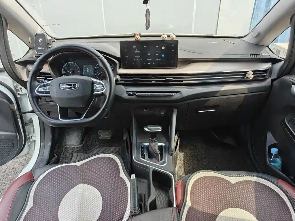 Geely Vision X3 2021 — фото 10