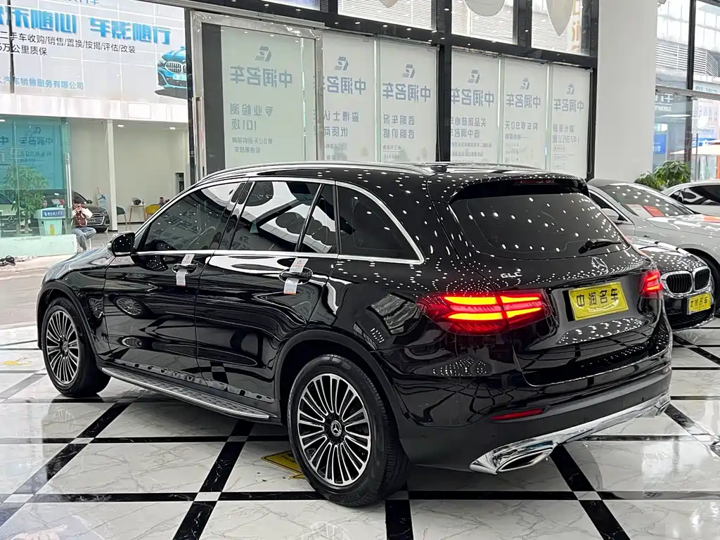 Mercedes-Benz GLC 2018 — фото 15