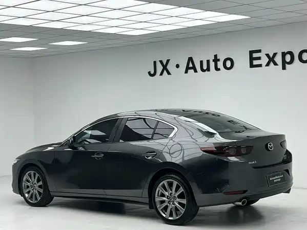 Mazda 3 Axela 2022
