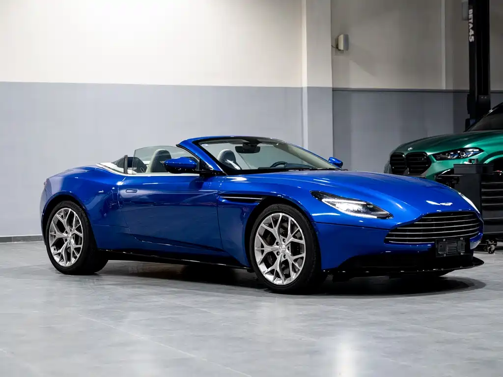 Aston Martin DB11 2019 — фото 1