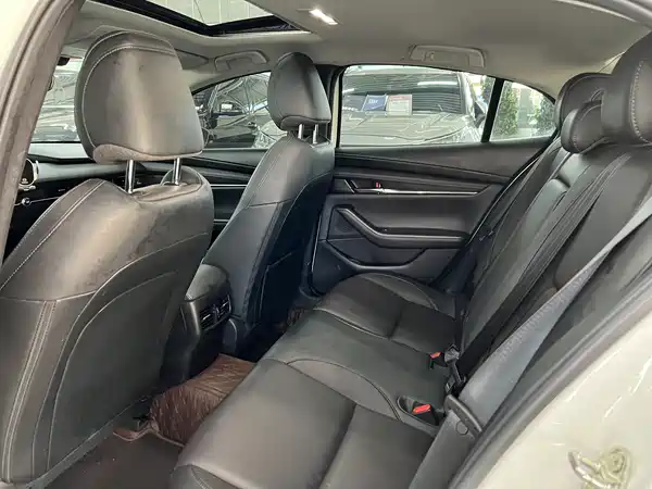 Mazda 3 Axela 2023