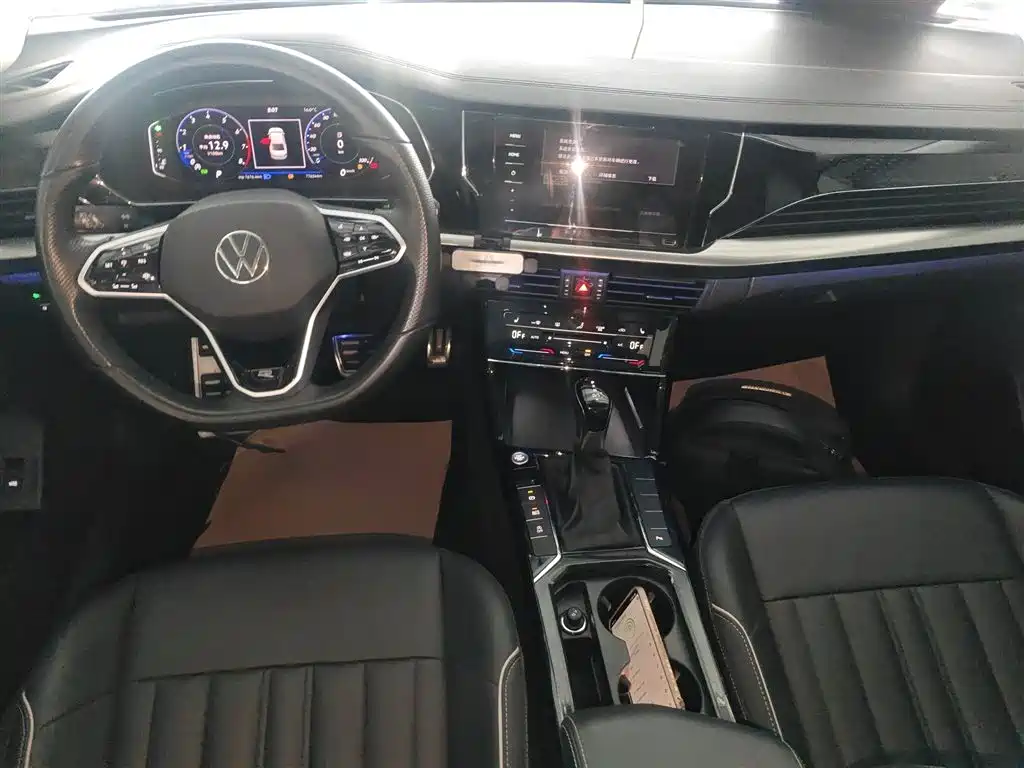 Volkswagen Passat 2022 — фото 10