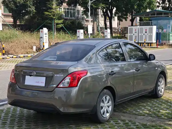 Nissan Sunny 2016