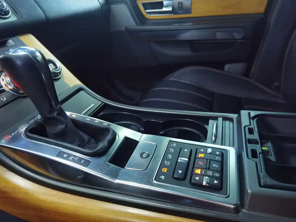 Land Rover Range Rover Sport 2013 — фото 11