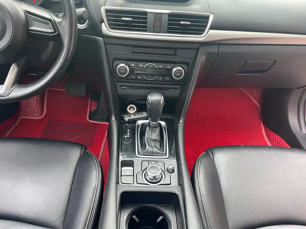 Mazda 3 Axela 2019 — фото 14