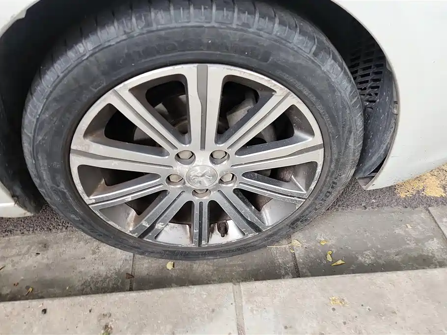 Peugeot 408 2016