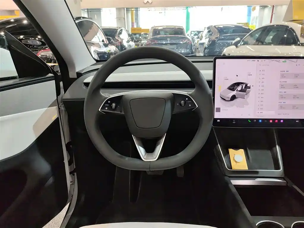 Tesla Model Y 2025 — фото 7