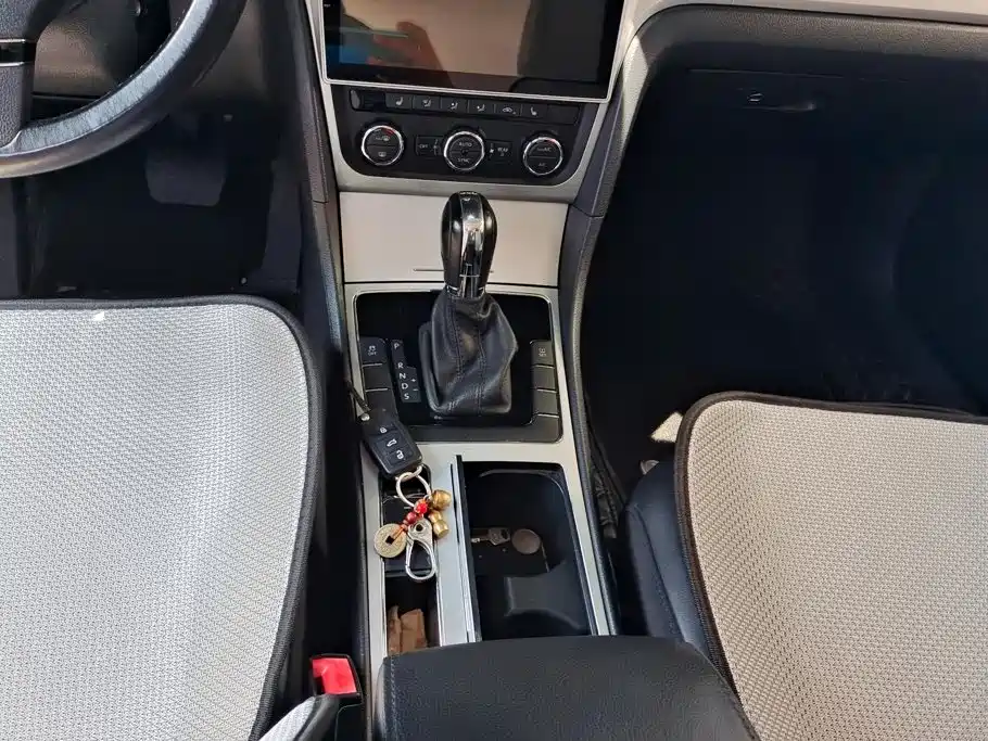 Volkswagen Passat 2015 — фото 16