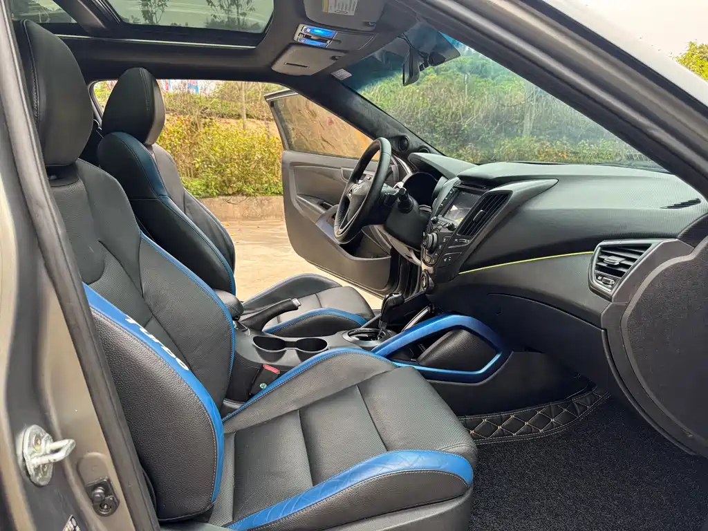 Hyundai Veloster 2017 — фото 13