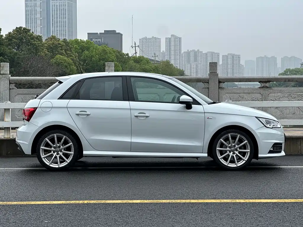 Audi A1 2016 — фото 7