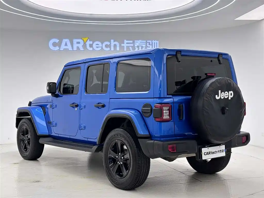 Jeep Wrangler 2023 — фото 7