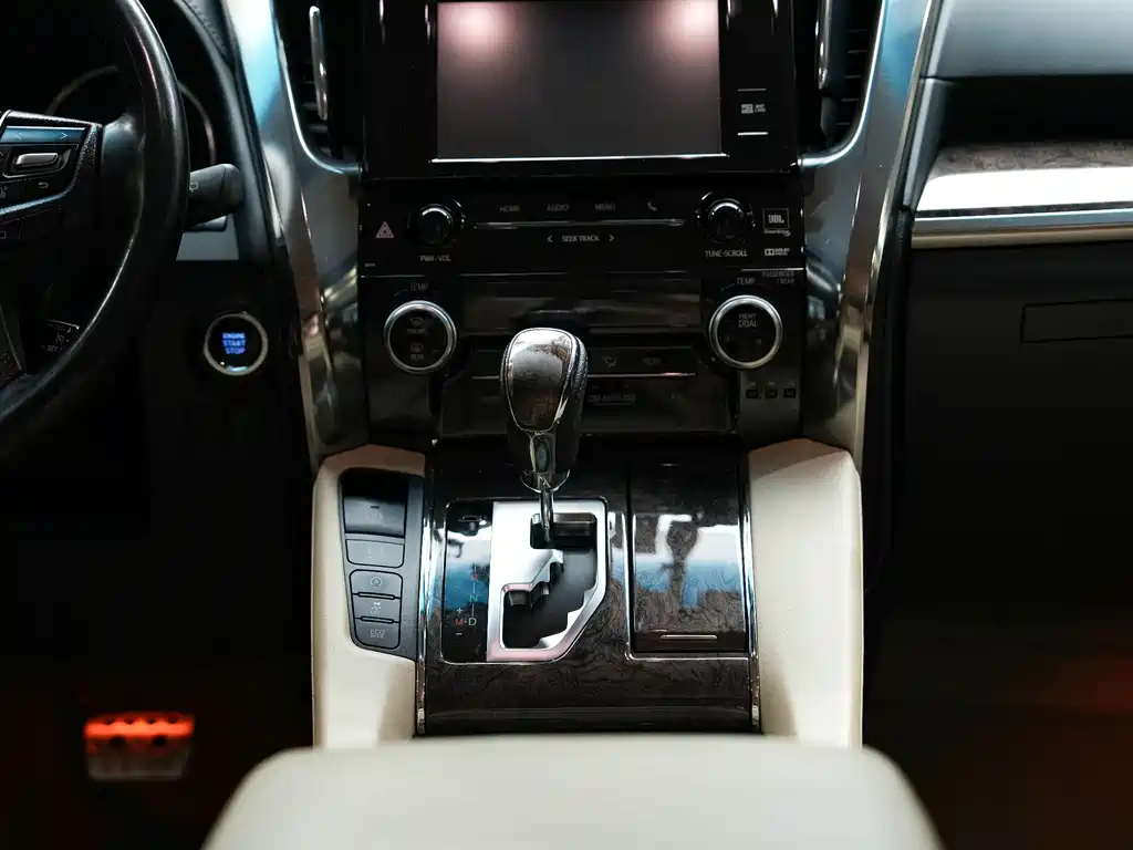 Toyota Alphard 2019 — фото 19