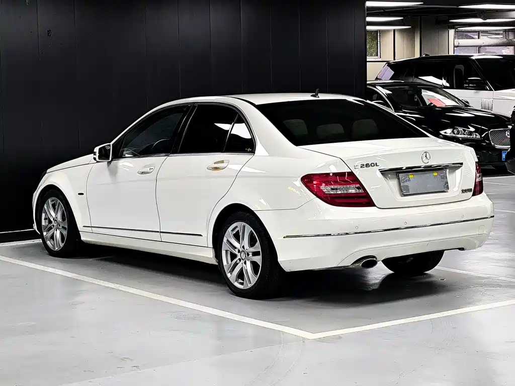 Mercedes-Benz C-Class 2012 — фото 19