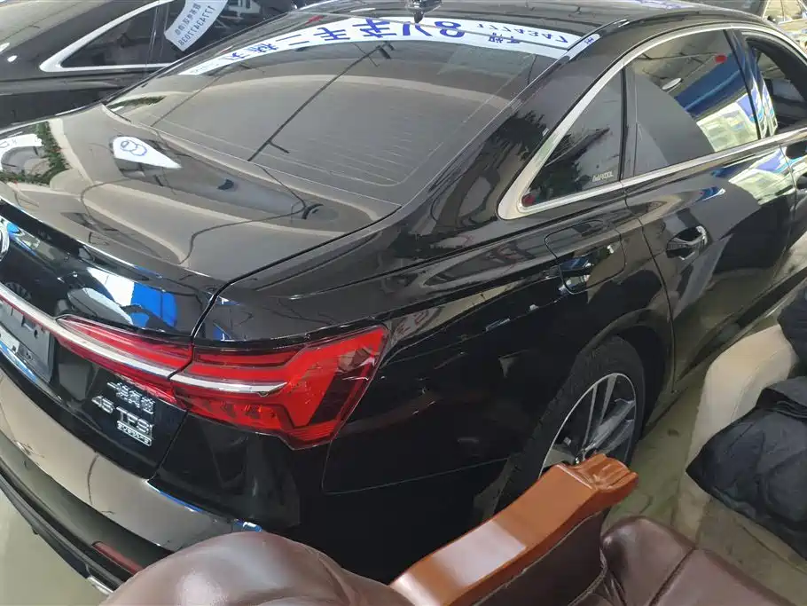 Audi A6L 2022