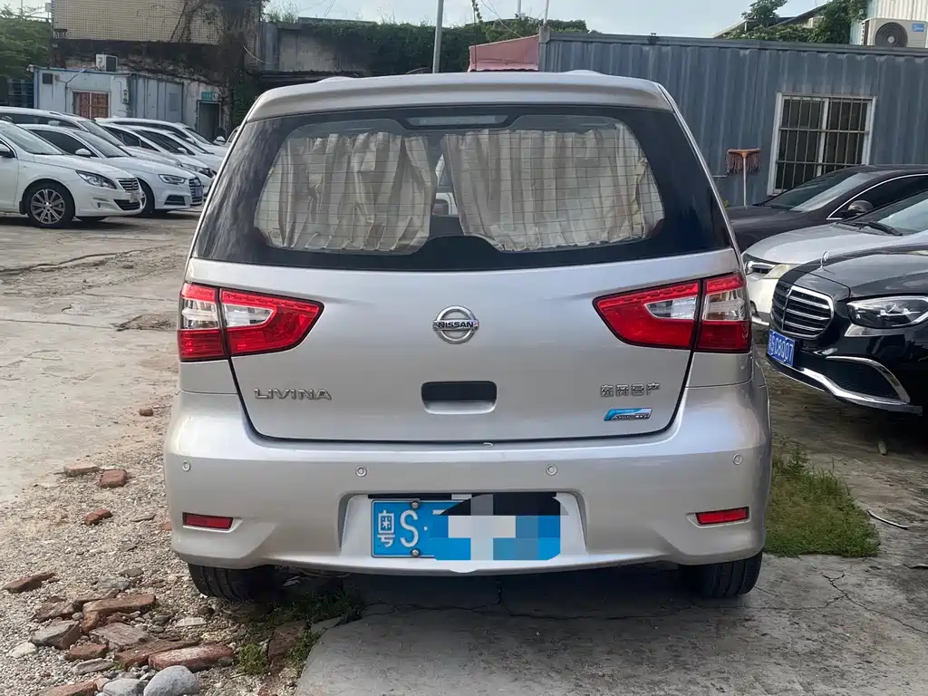 Nissan Livina 2016