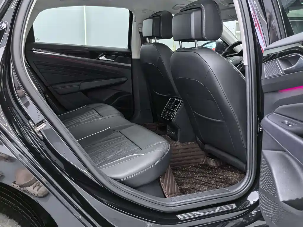 Volkswagen Passat 2022