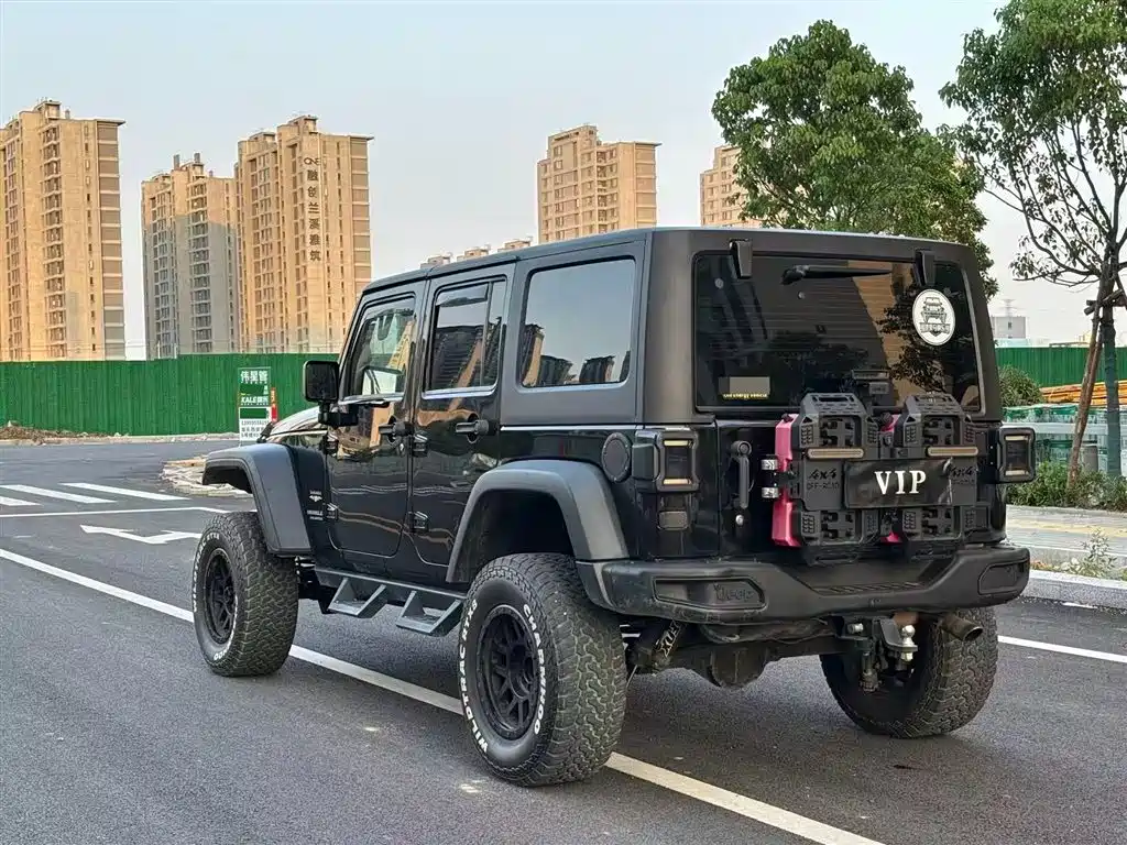 Jeep Wrangler 2013 — фото 10