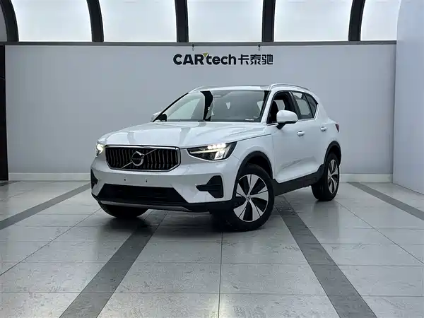 Volvo XC40 2024