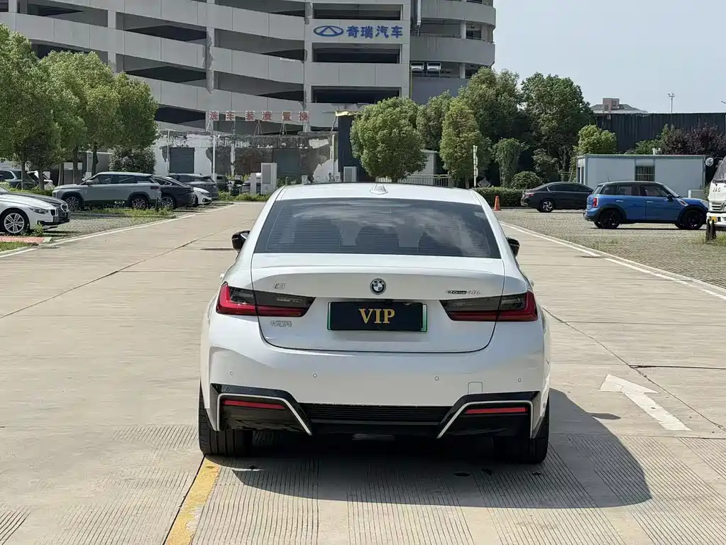 BMW i3 2025