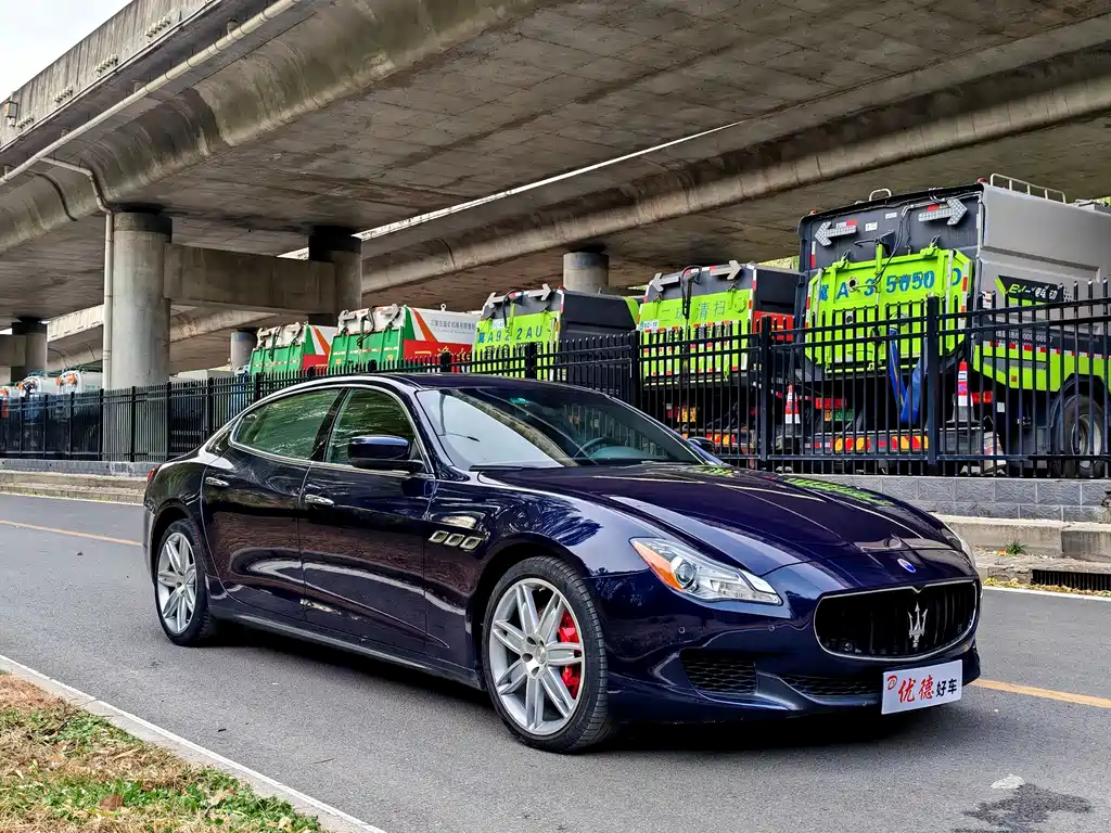 Maserati Quattroporte 2016 — фото 18
