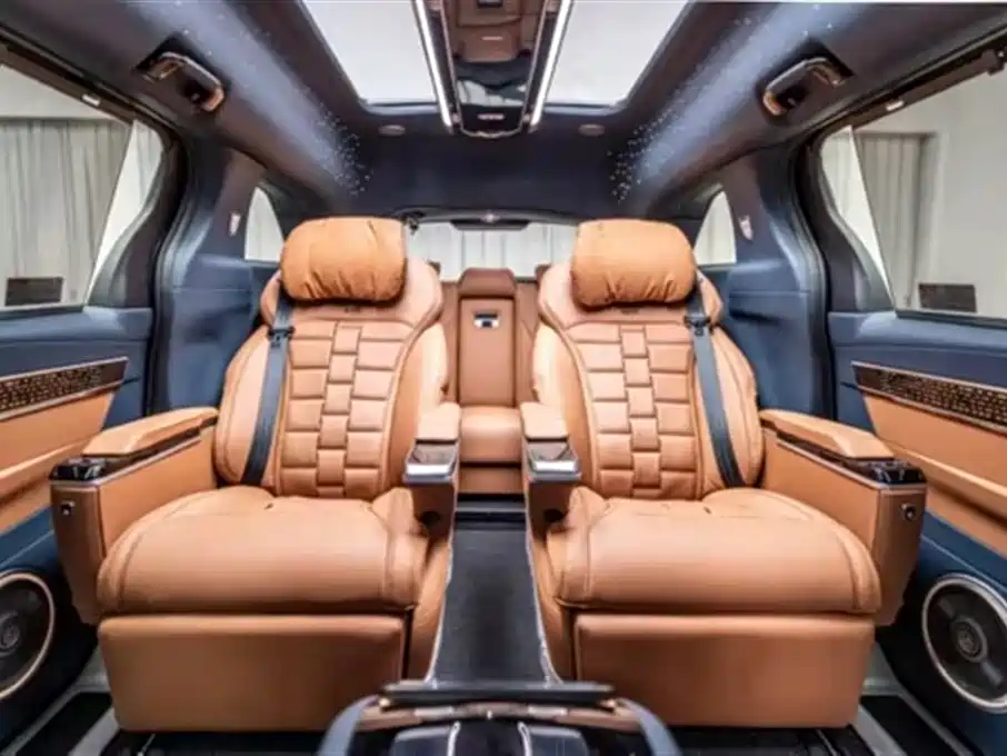 Toyota Granvia — фото 33