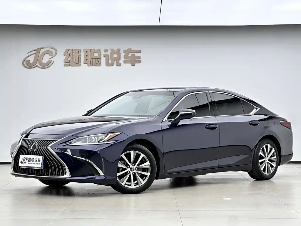 Lexus ES 2021 — фото 1