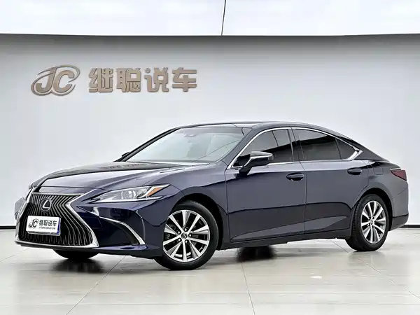 Lexus ES 2021