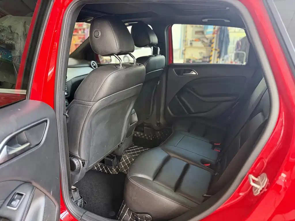 Mercedes-Benz B-Class 2018 — фото 12