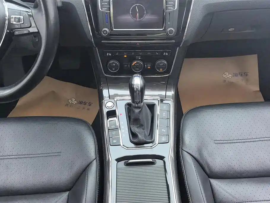 Volkswagen Passat 2018 — фото 16