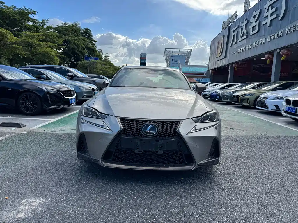 Lexus IS 2018