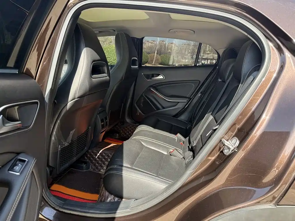 Mercedes-Benz GLA 2018 — фото 23
