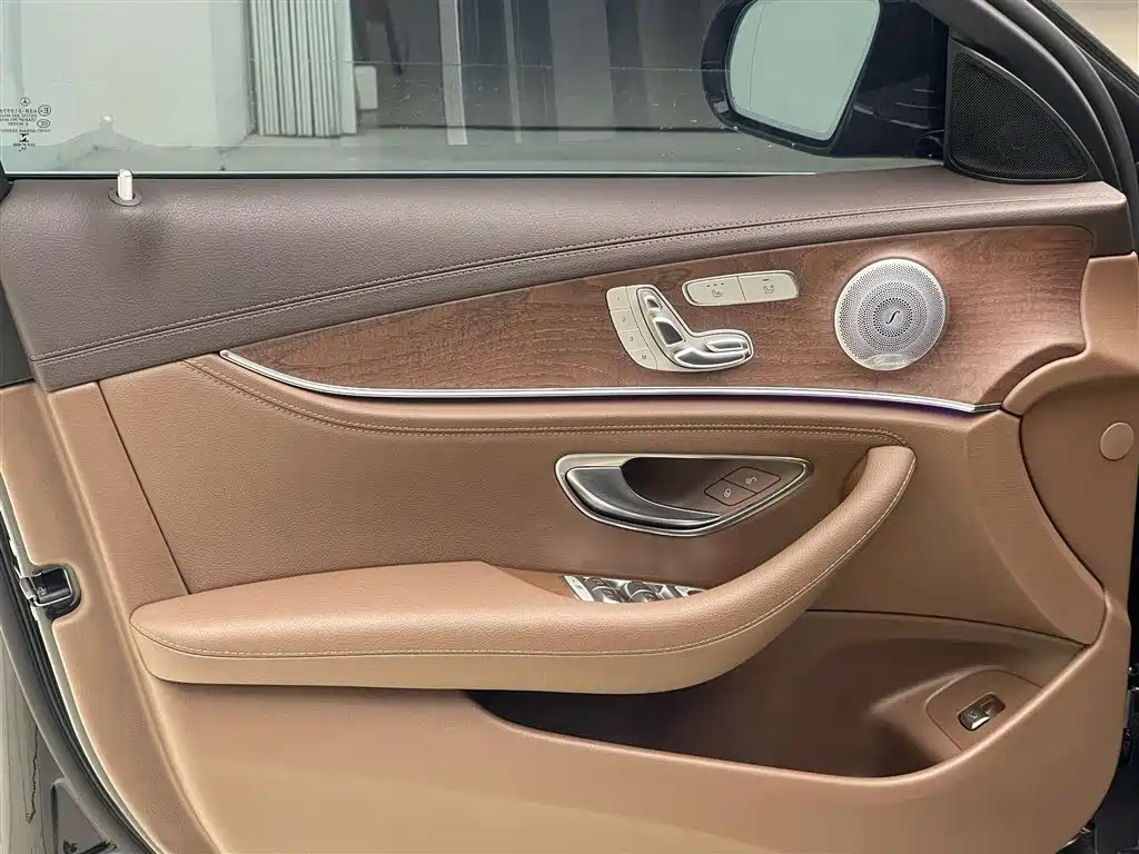 Mercedes-Benz E-Class 2020 — фото 12