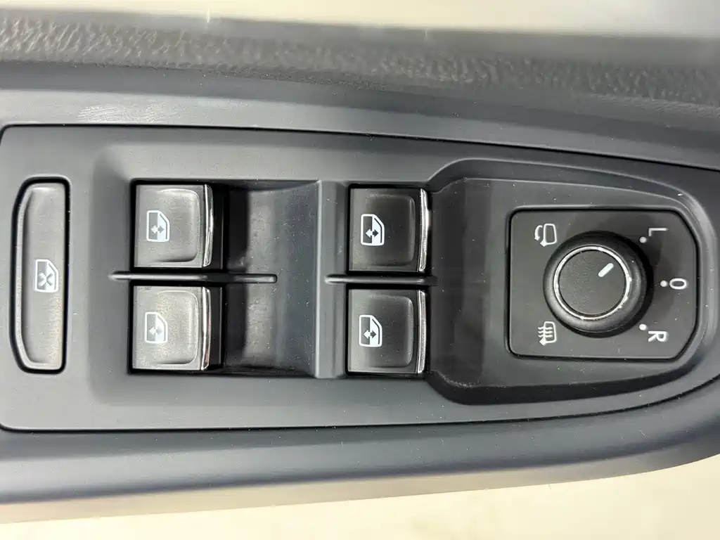 Volkswagen Passat 2023 — фото 16