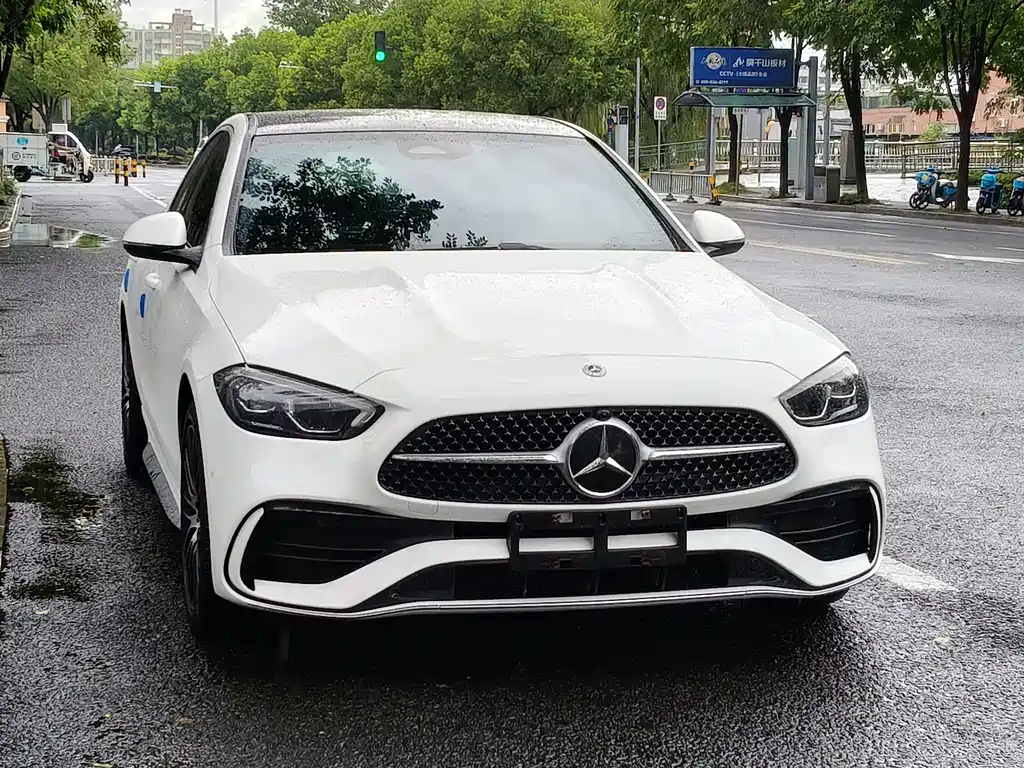 Mercedes-Benz C-Class 2023 — фото 3