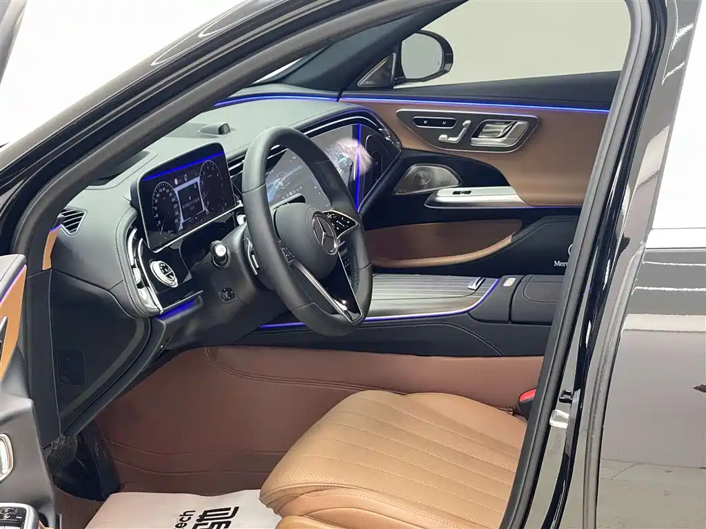 Mercedes-Benz E-Class 2025 — фото 12