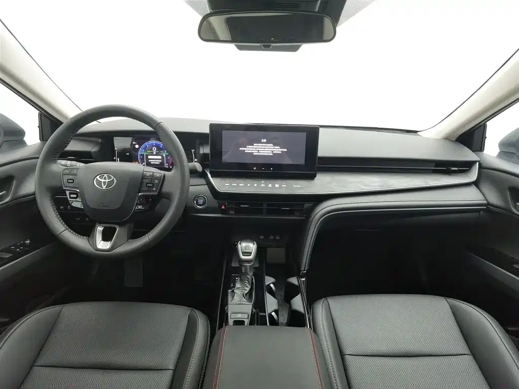 Toyota Camry 2025