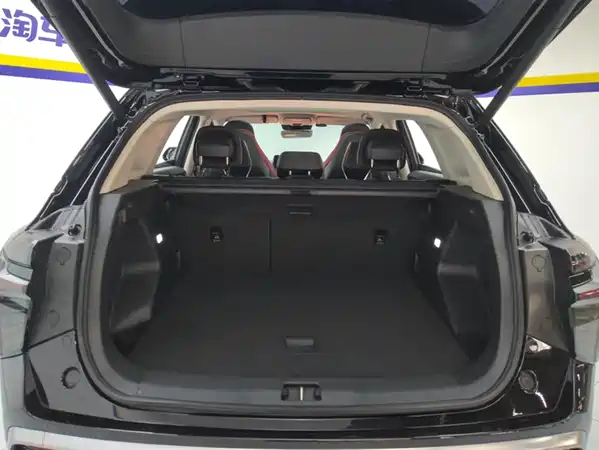 Hongqi HS3 2023