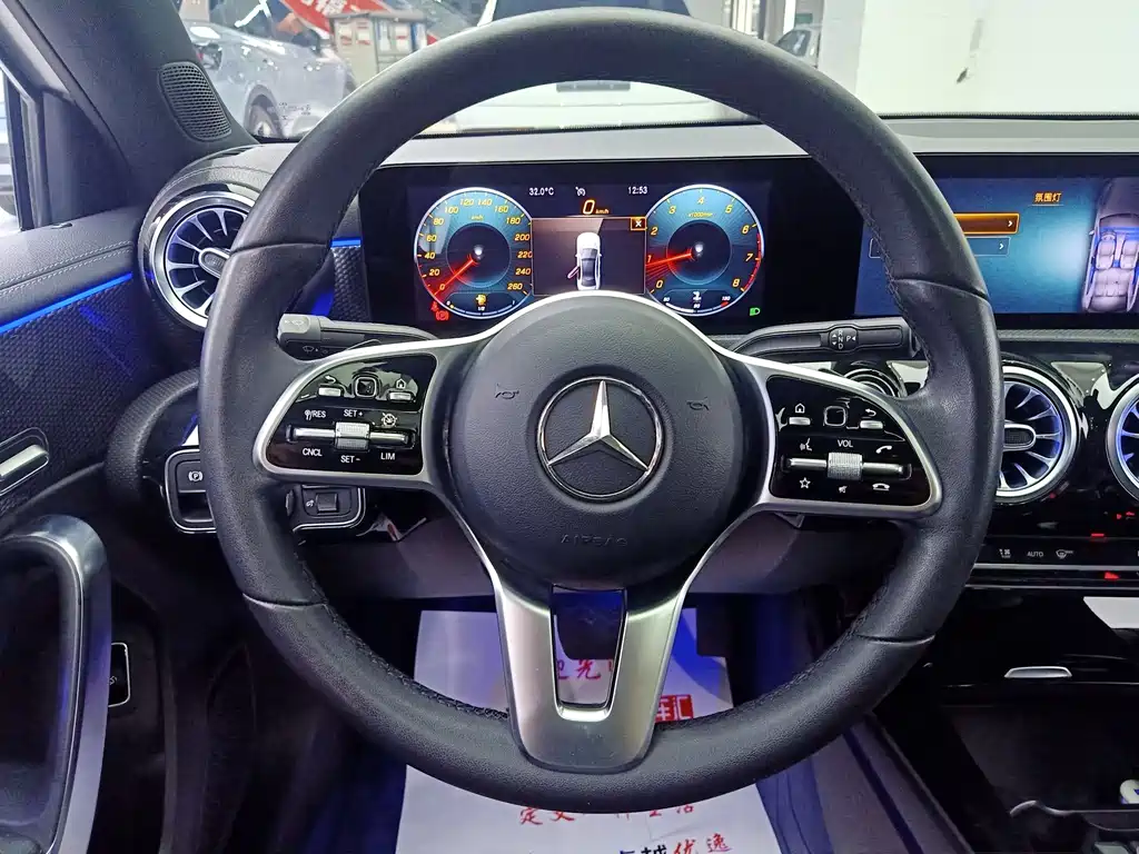 Mercedes-Benz A-Class 2021 — фото 19