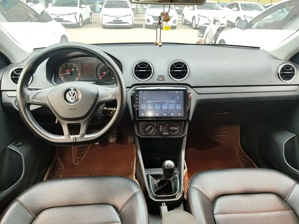 Volkswagen Jetta 2019 — фото 10