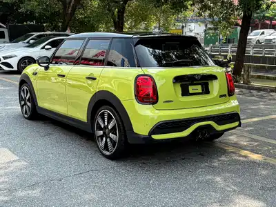 MINI MINI 2022