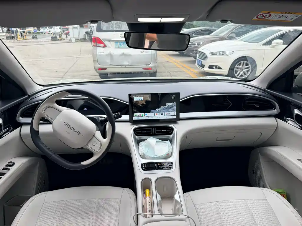 Geely Galaxy Starwish 2025 — фото 8