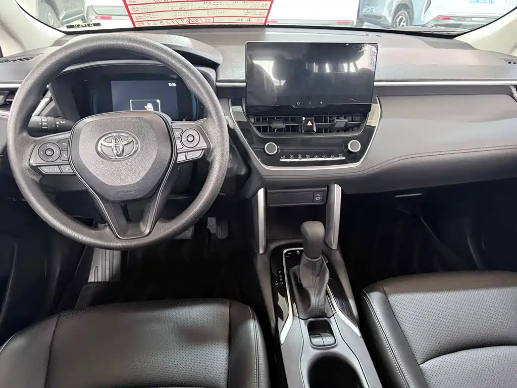 Toyota Corolla Cross 2024 — фото 13