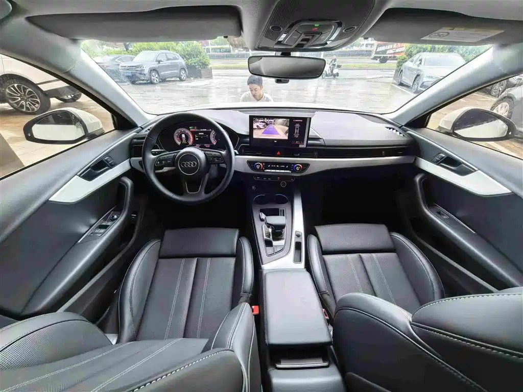 Audi A4L 2025