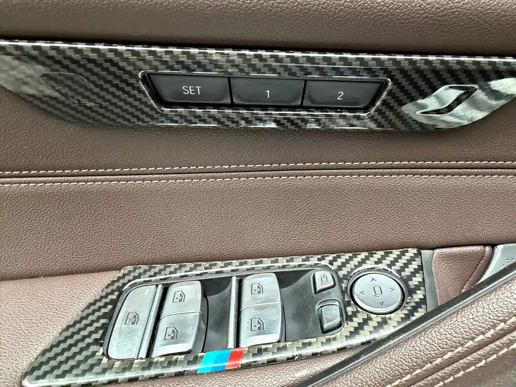 BMW 5 Series 2020 — фото 17