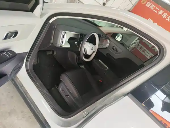 Leapmotor B10 2025