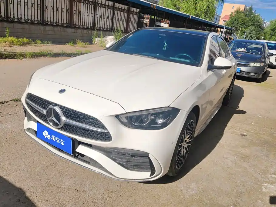 Mercedes-Benz C-Class 2024