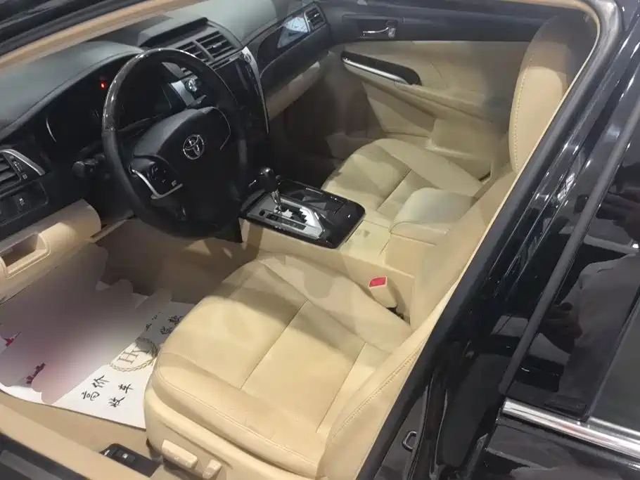 Toyota Camry 2015 — фото 9