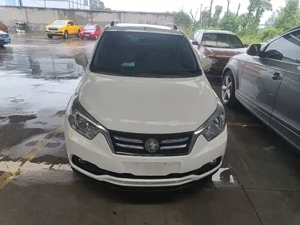 Venucia R50 2016