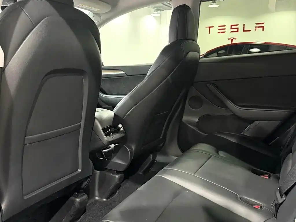 Tesla Model Y 2021 — фото 8